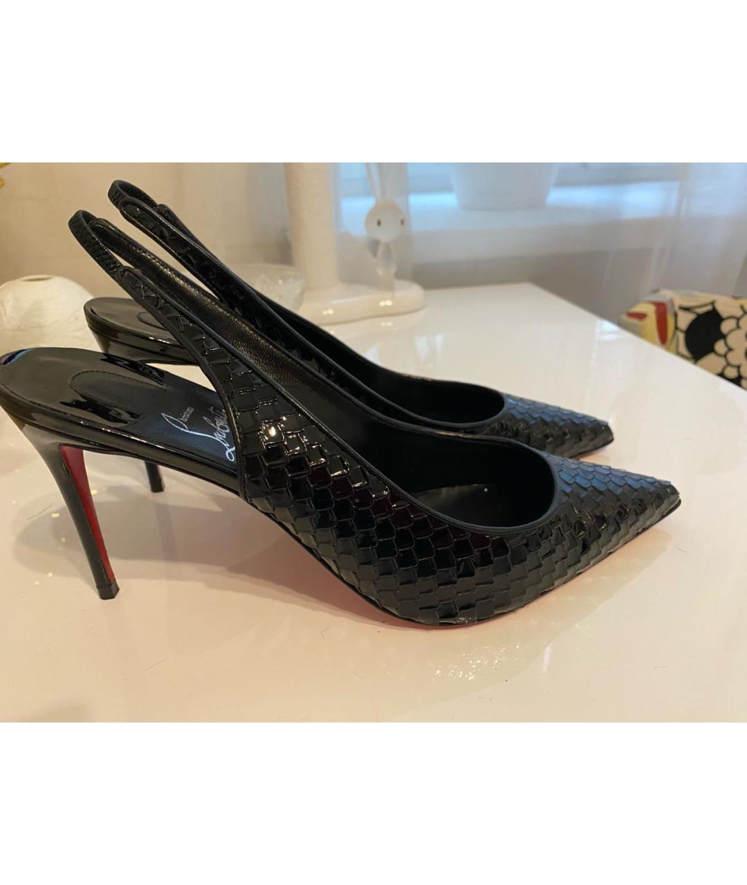 CHRISTIAN LOUBOUTIN Черные босоножки из лакированной кожи, фото 7