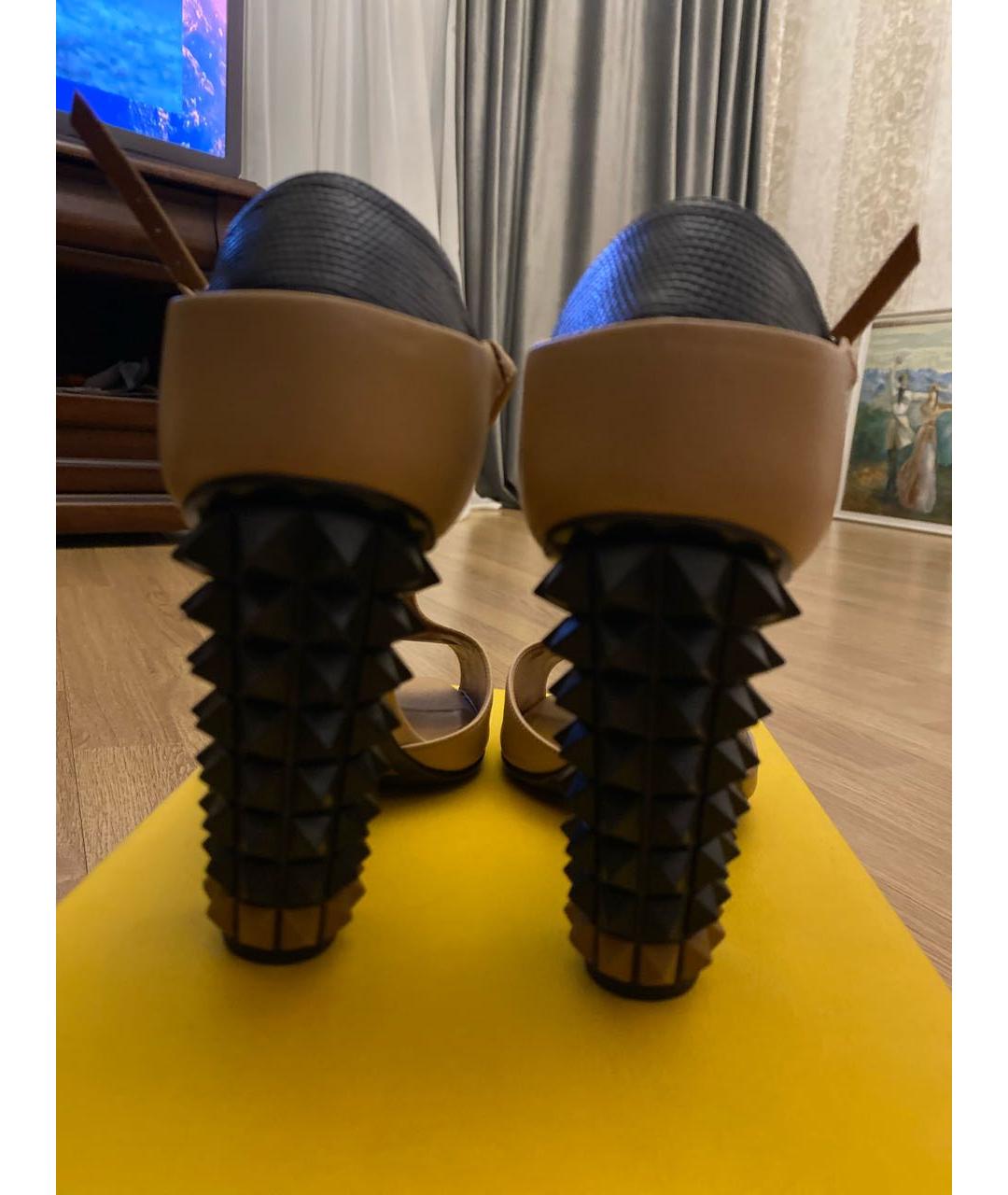 FENDI Бежевые кожаные босоножки, фото 4
