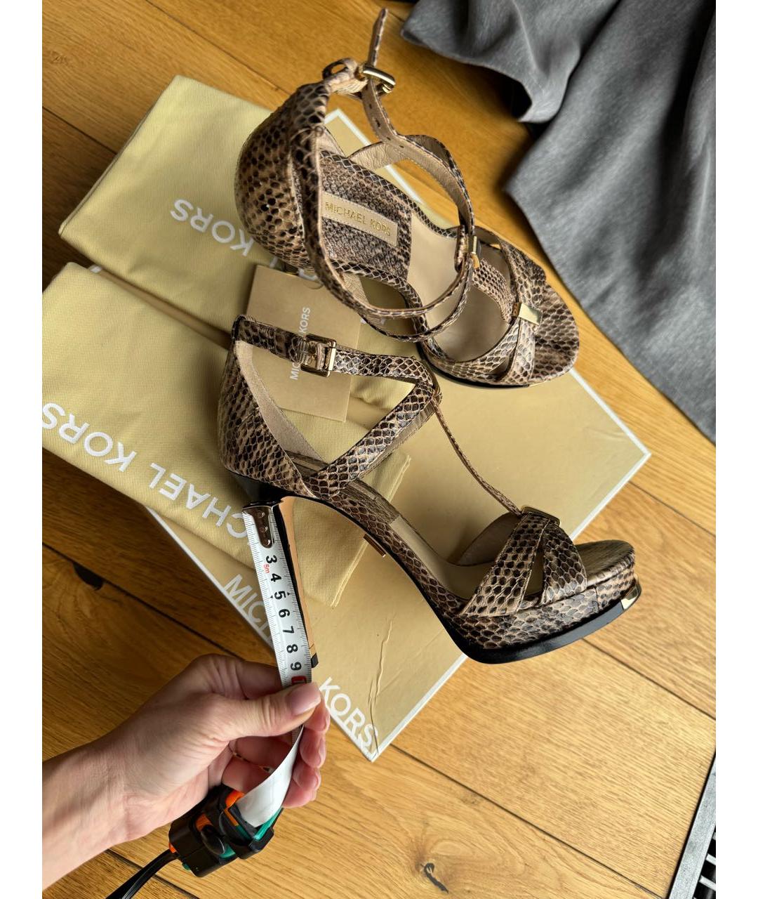 MICHAEL KORS Коричневые босоножки из экзотической кожи, фото 8
