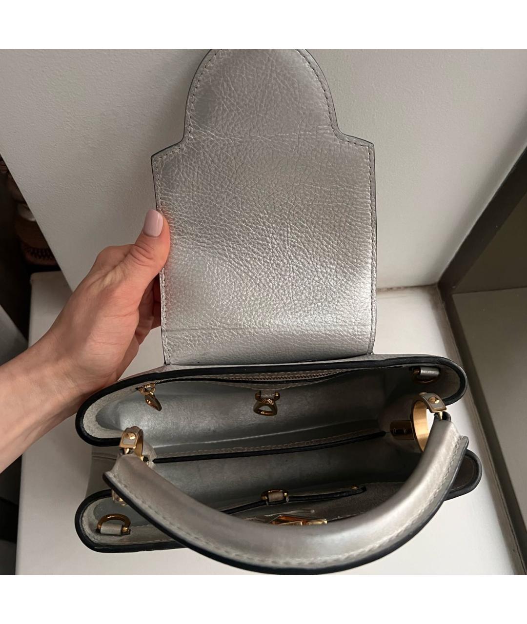 LOUIS VUITTON Серебряная кожаная сумка с короткими ручками, фото 4