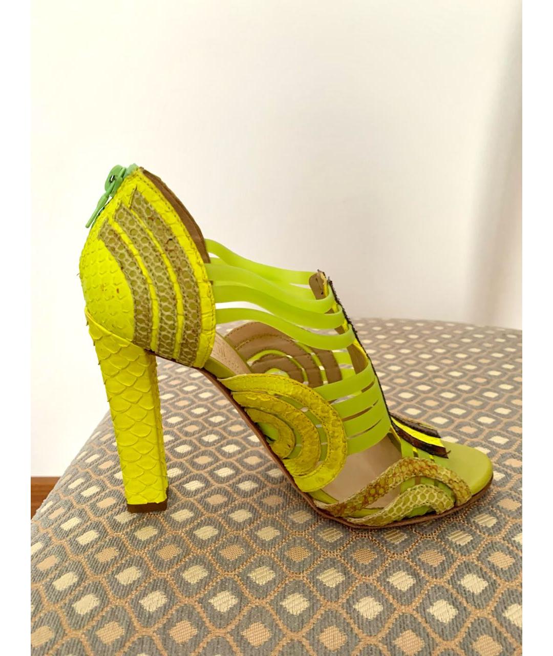 ROBERTO CAVALLI Желтые туфли из экзотической кожи, фото 6