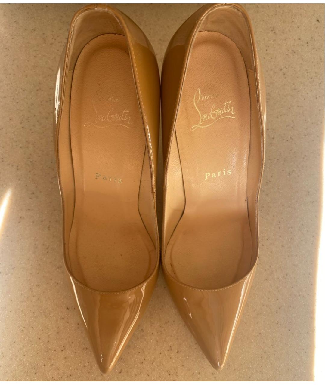 CHRISTIAN LOUBOUTIN Бежевые туфли из лакированной кожи, фото 3