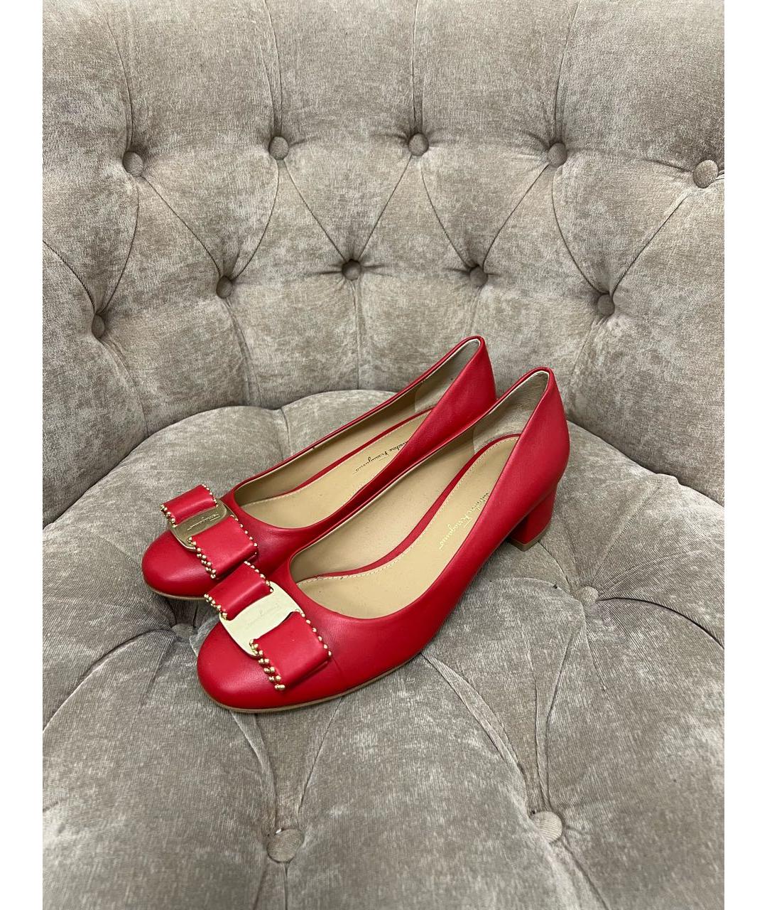 SALVATORE FERRAGAMO Красные кожаные туфли, фото 2