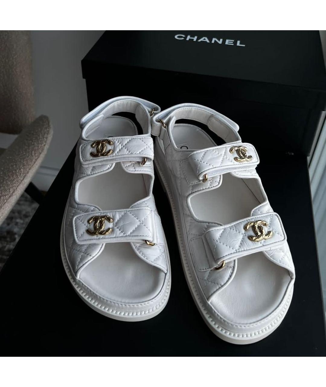 CHANEL Белые кожаные сандалии, фото 2