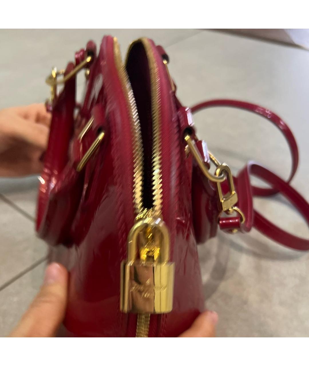 LOUIS VUITTON PRE-OWNED Красная сумка с короткими ручками из лакированной кожи, фото 4