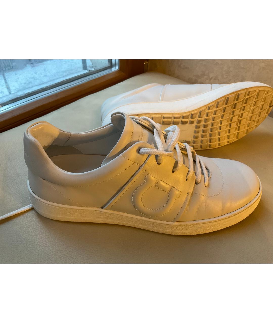 SALVATORE FERRAGAMO Белые кожаные кроссовки, фото 5