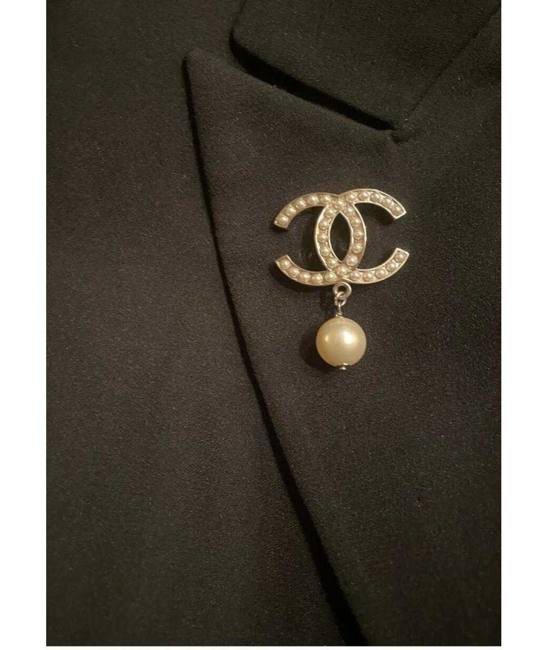 CHANEL PRE-OWNED Белая булавка / брошь, фото 3