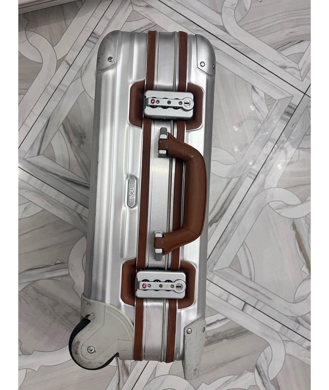 Rimowa Серебрянный чемодан, фото 5