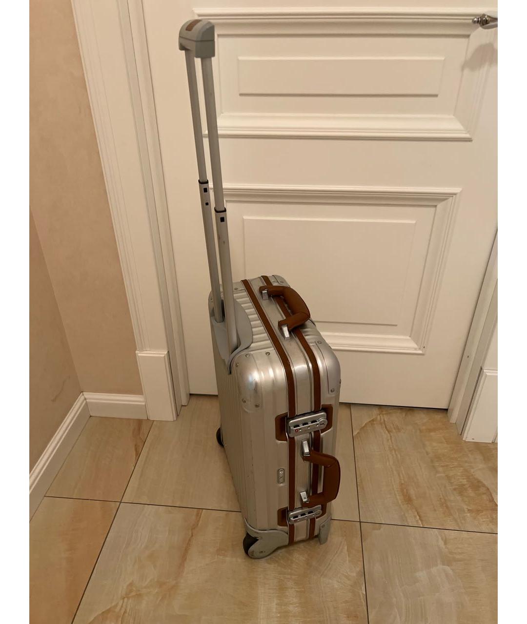 Rimowa Серебрянный чемодан, фото 2