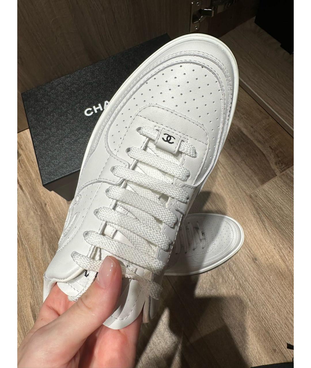 CHANEL Белые кожаные кроссовки, фото 5