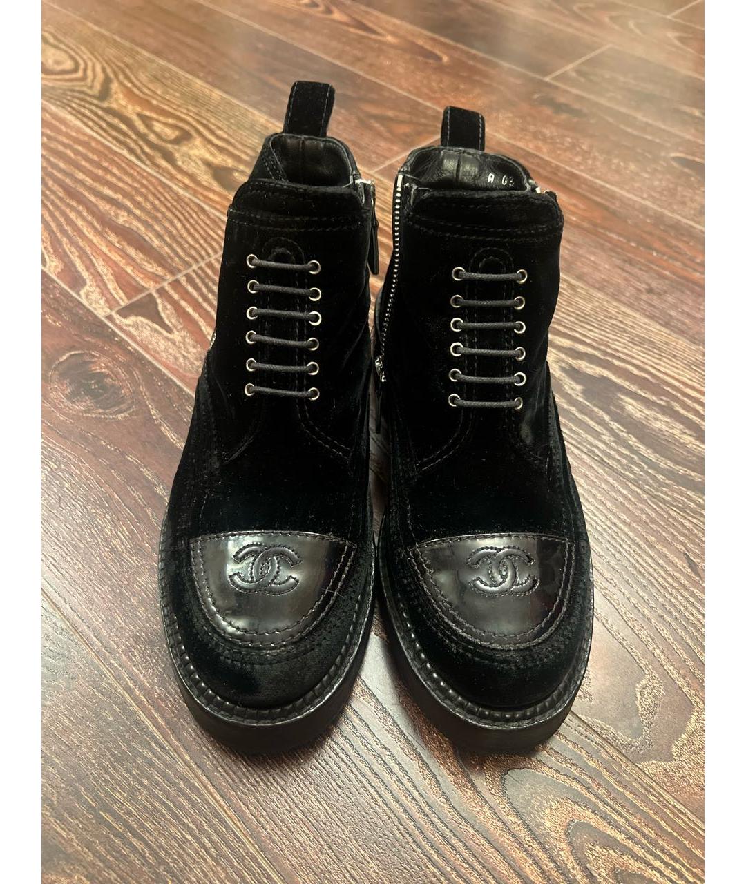 CHANEL Черные замшевые ботинки, фото 2