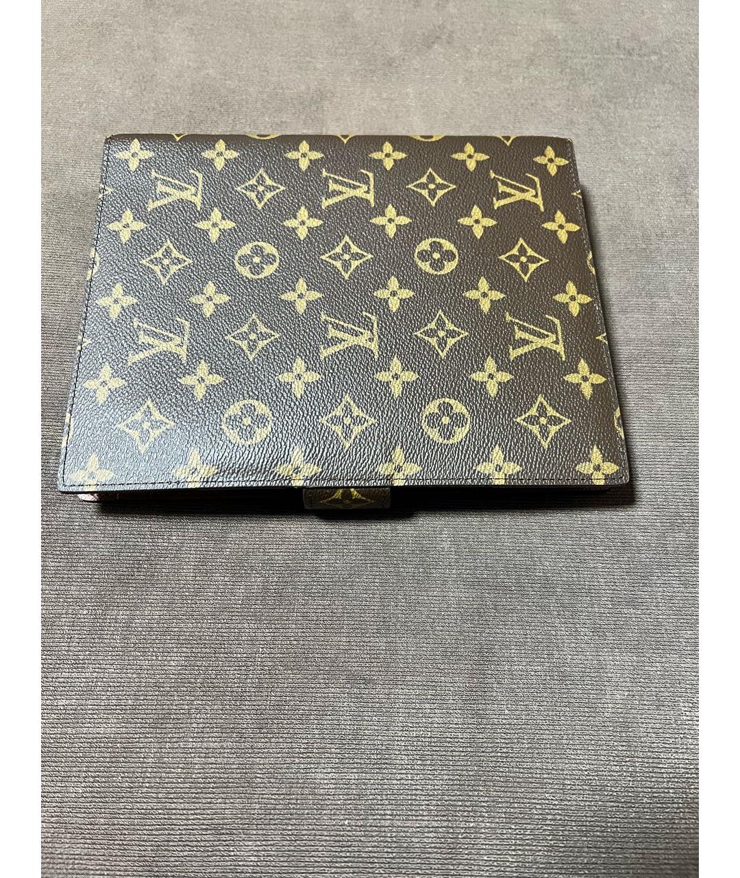 LOUIS VUITTON PRE-OWNED Книга, фото 4