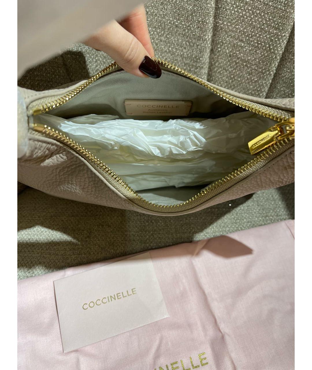 COCCINELLE Бежевая кожаная сумка с короткими ручками, фото 4