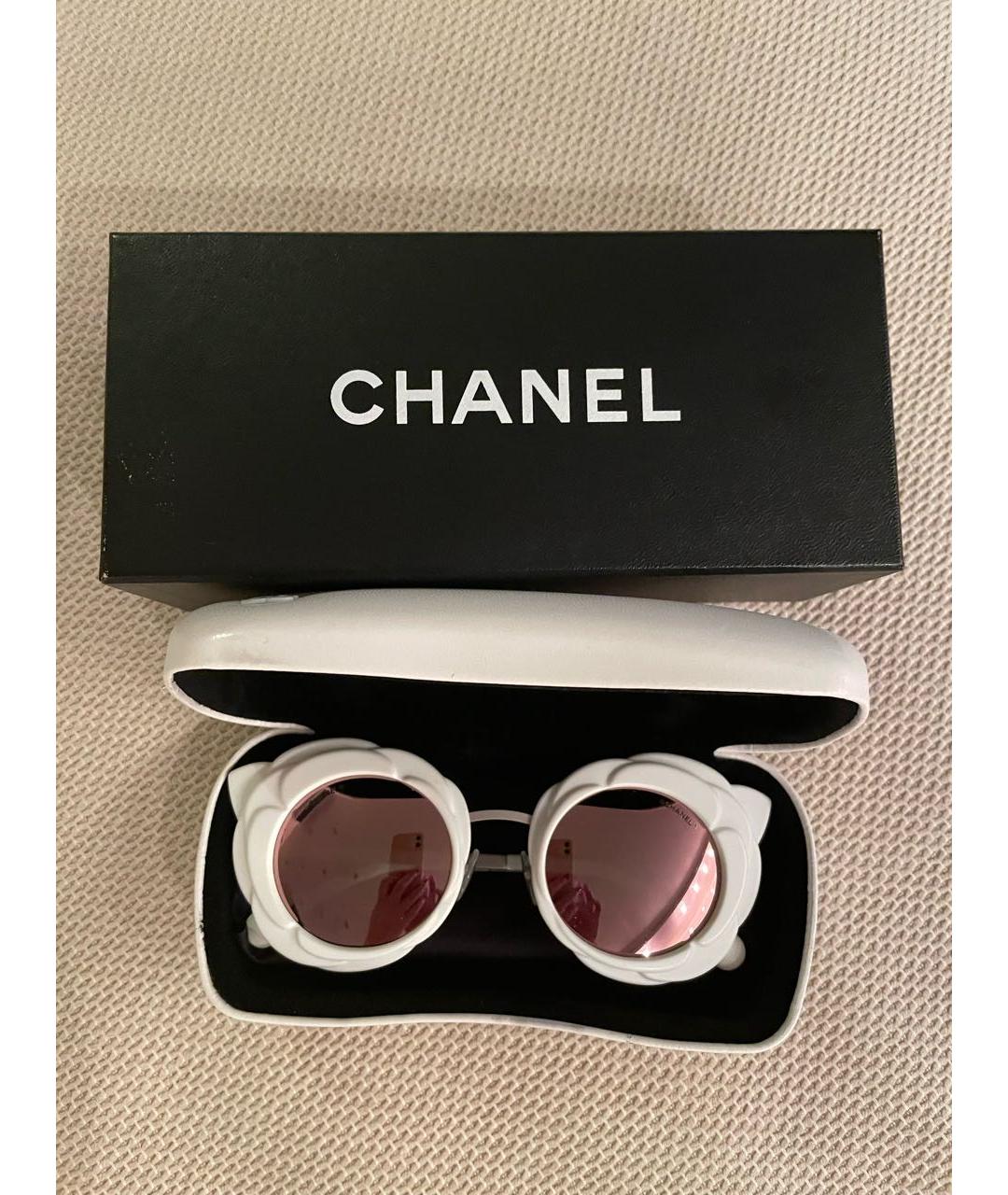 CHANEL PRE-OWNED Белые пластиковые солнцезащитные очки, фото 4