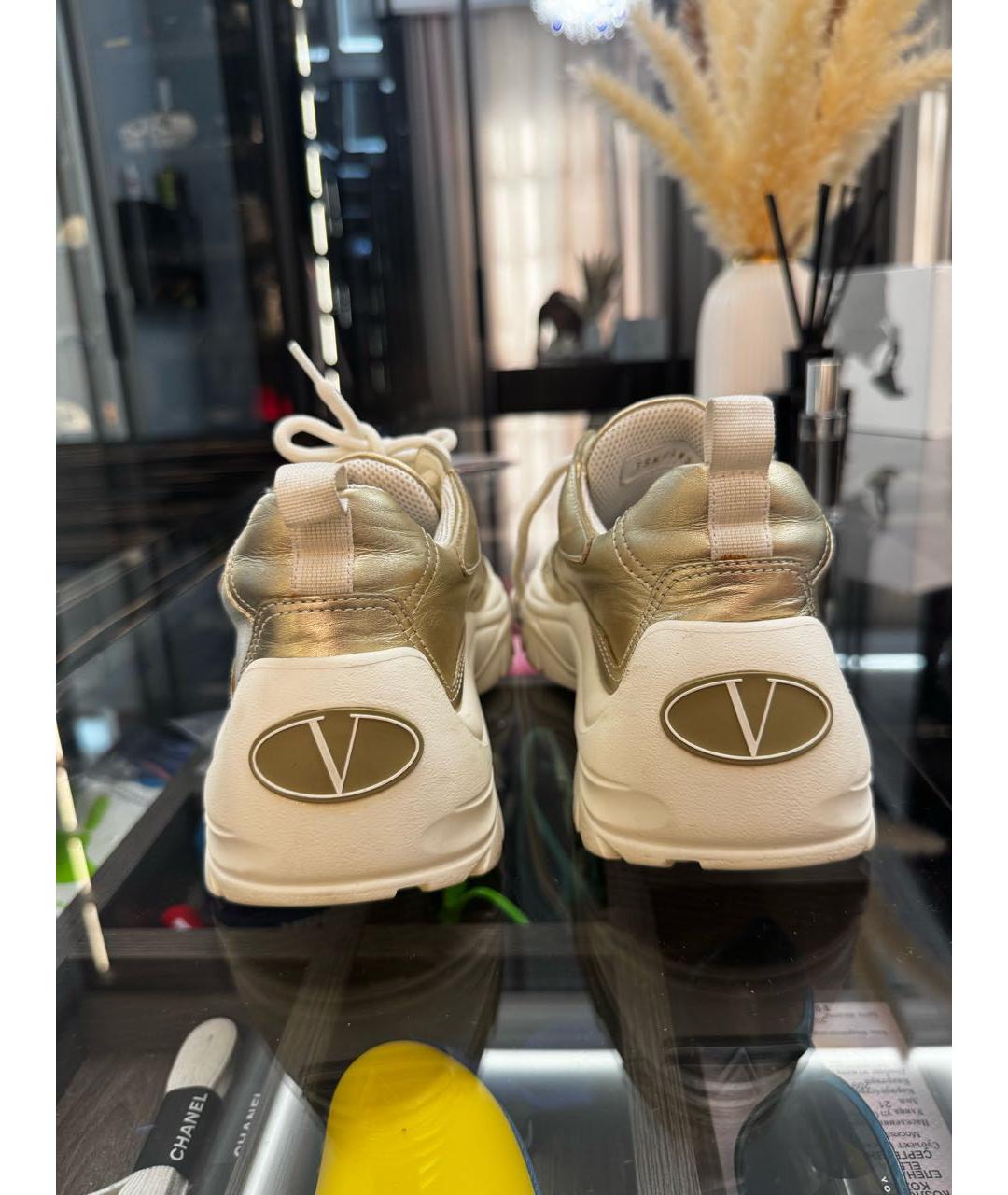 VALENTINO Золотые кожаные кроссовки, фото 4