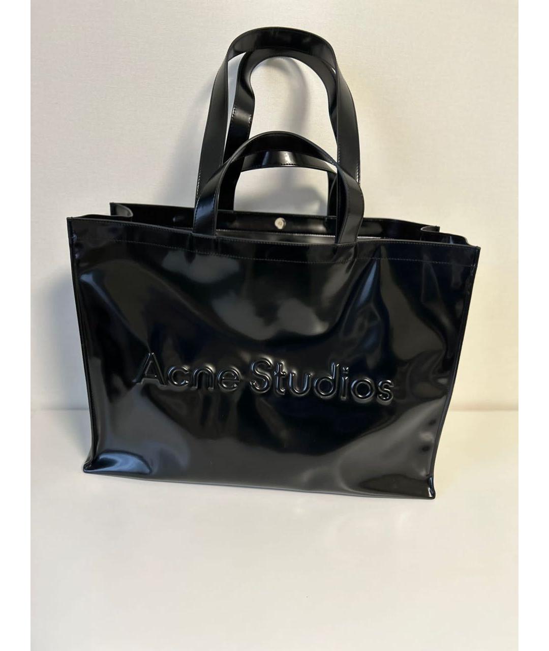 ACNE STUDIOS Черная сумка тоут из лакированной кожи, фото 6