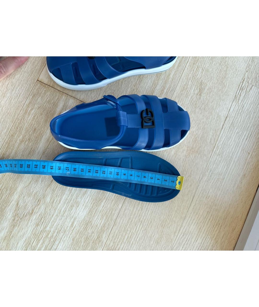 DOLCE & GABBANA KIDS Голубые резиновые сандалии и шлепанцы, фото 6