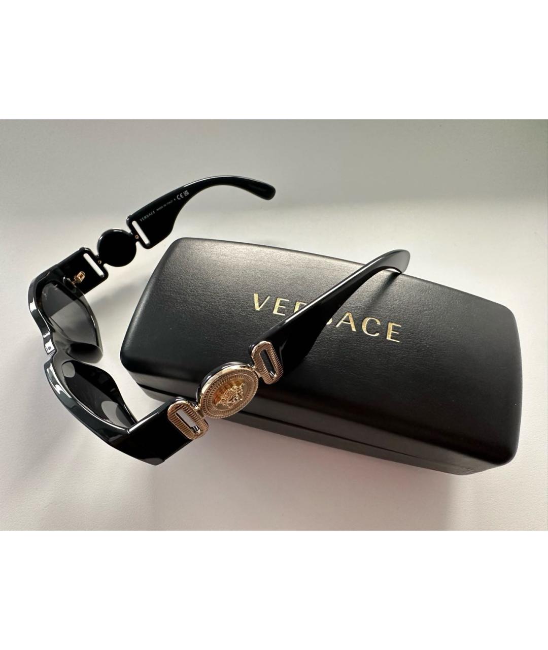 VERSACE Черные пластиковые солнцезащитные очки, фото 3