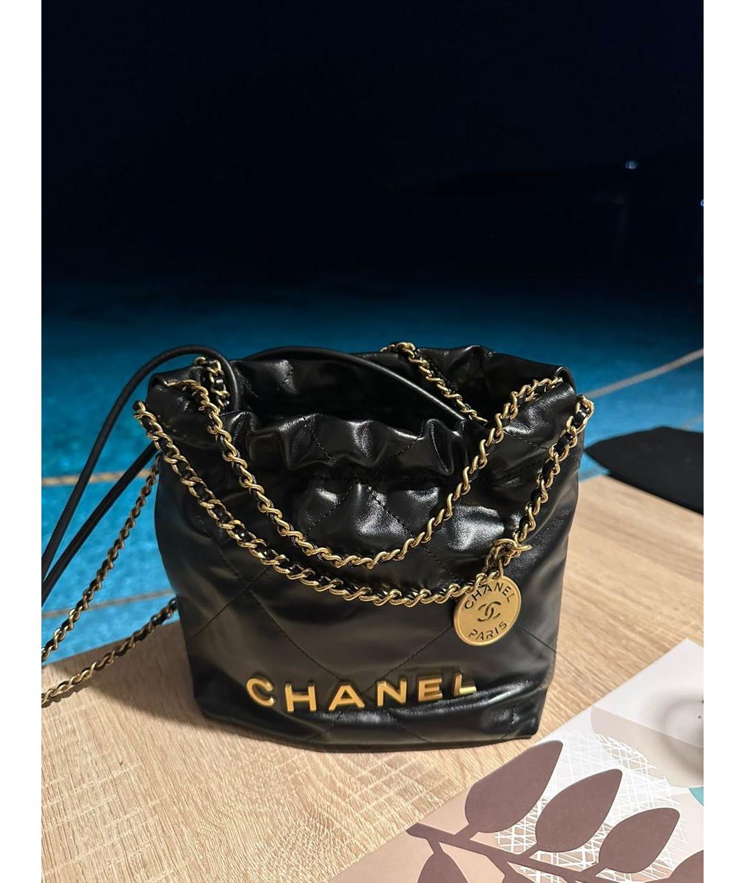 CHANEL PRE-OWNED Черная кожаная сумка через плечо