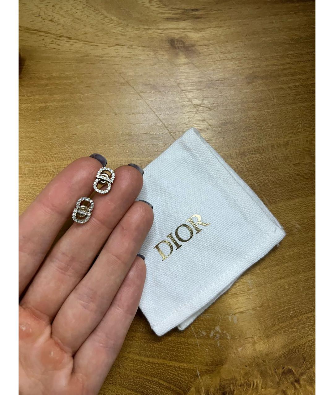 CHRISTIAN DIOR Золотые металлические серьги Miss Dior для женщин