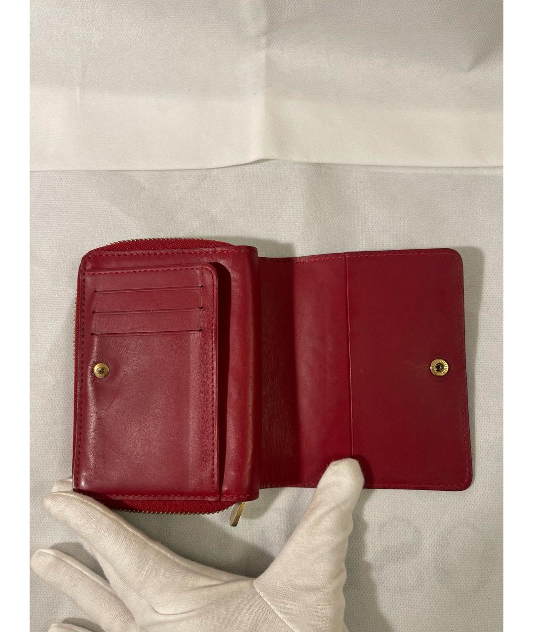 LOUIS VUITTON PRE-OWNED Красный кошелек из лакированной кожи, фото 6