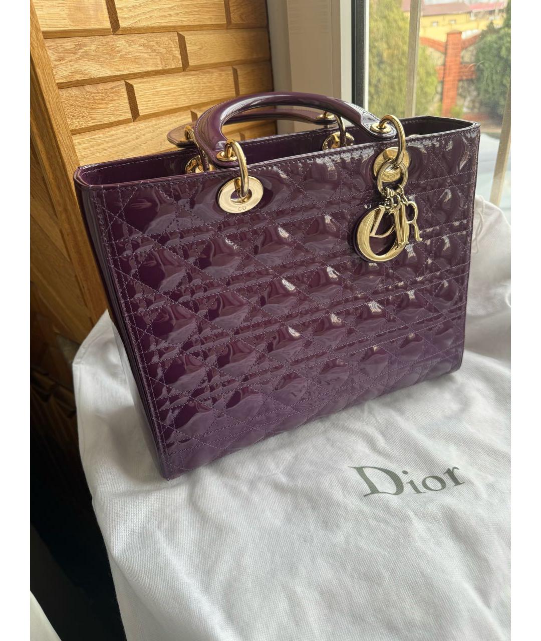 CHRISTIAN DIOR Фиолетовая сумка тоут из лакированной кожи, фото 2