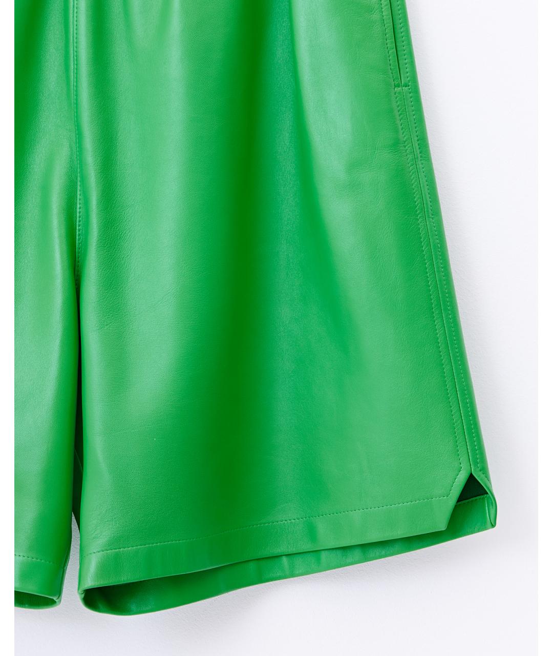 BOTTEGA VENETA Зеленые кожаные шорты, фото 4