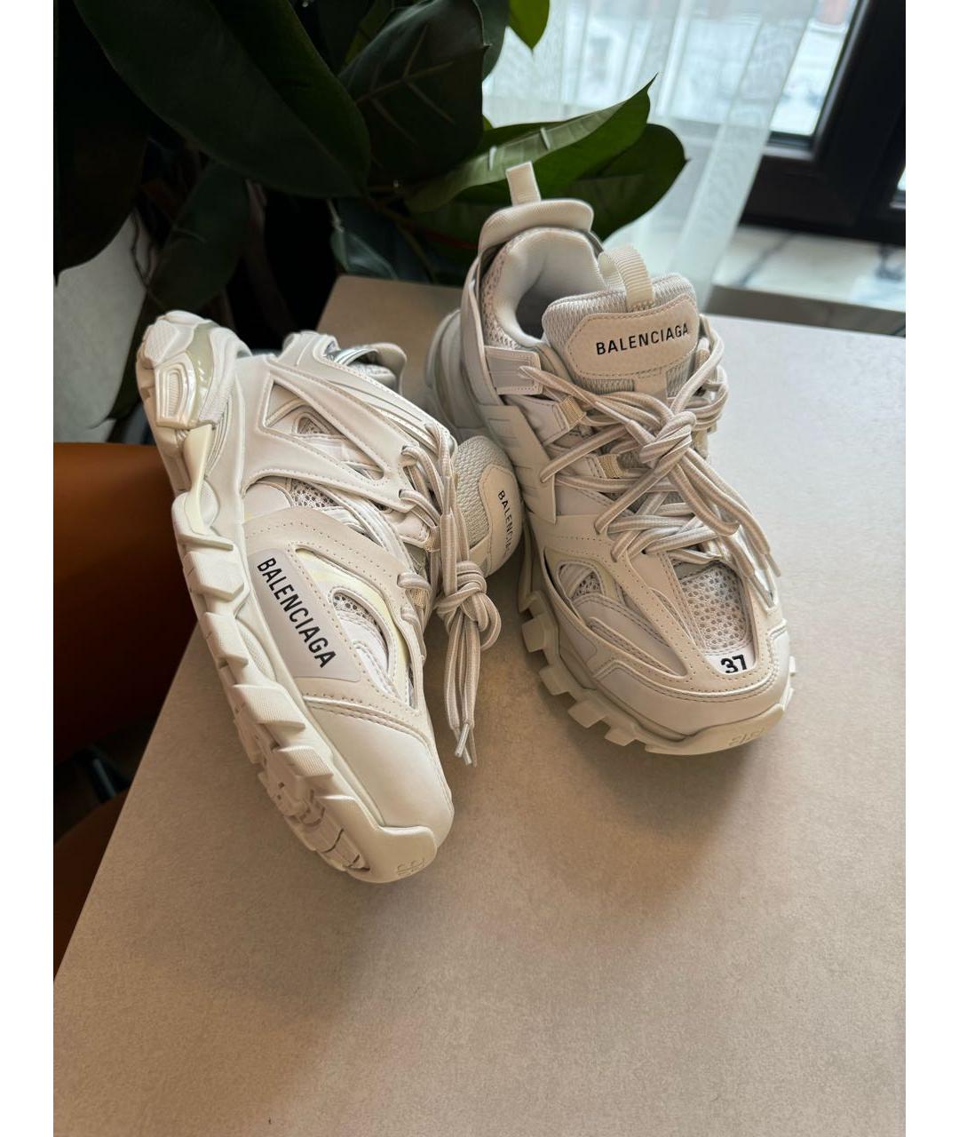 Full white balenciaga best sale