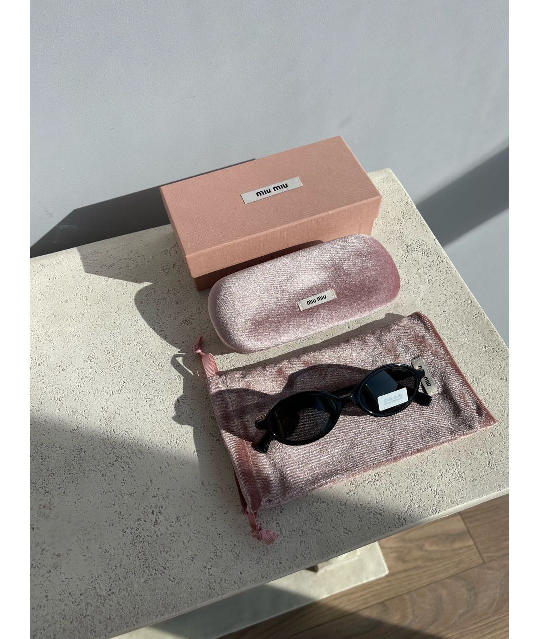 MIU MIU Черные пластиковые солнцезащитные очки, фото 4