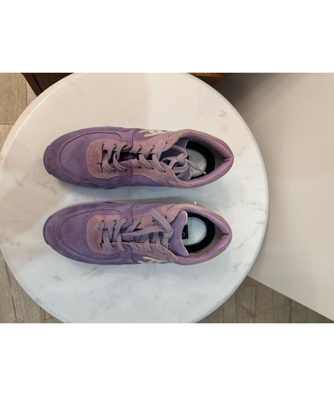 CHANEL PRE-OWNED Фиолетовые замшевые кроссовки, фото 3