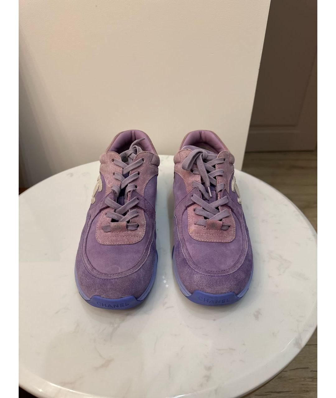CHANEL PRE-OWNED Фиолетовые замшевые кроссовки, фото 2