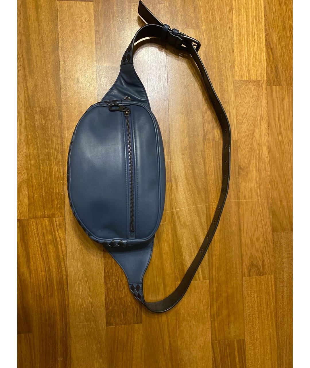 BOTTEGA VENETA Темно-синяя кожаная поясная сумка, фото 6