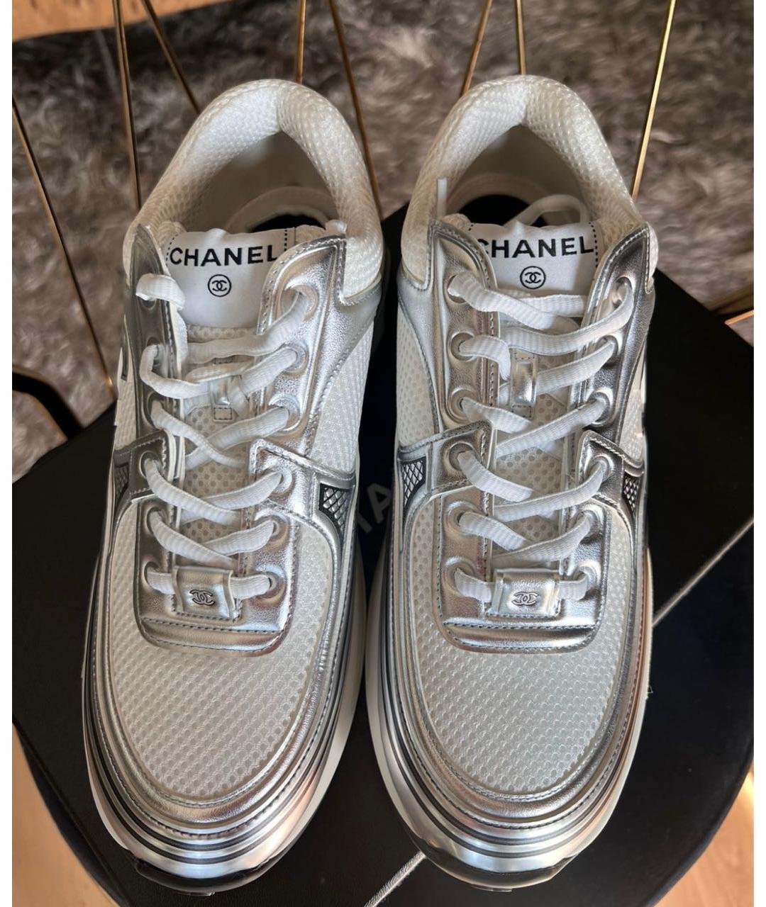 CHANEL PRE-OWNED Серебряные текстильные кроссовки, фото 2