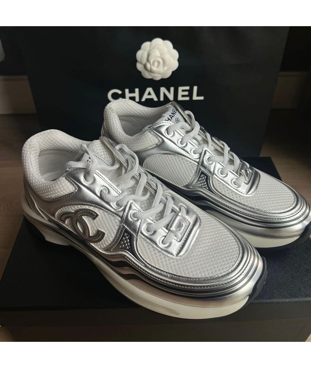 CHANEL PRE-OWNED Серебряные текстильные кроссовки, фото 3