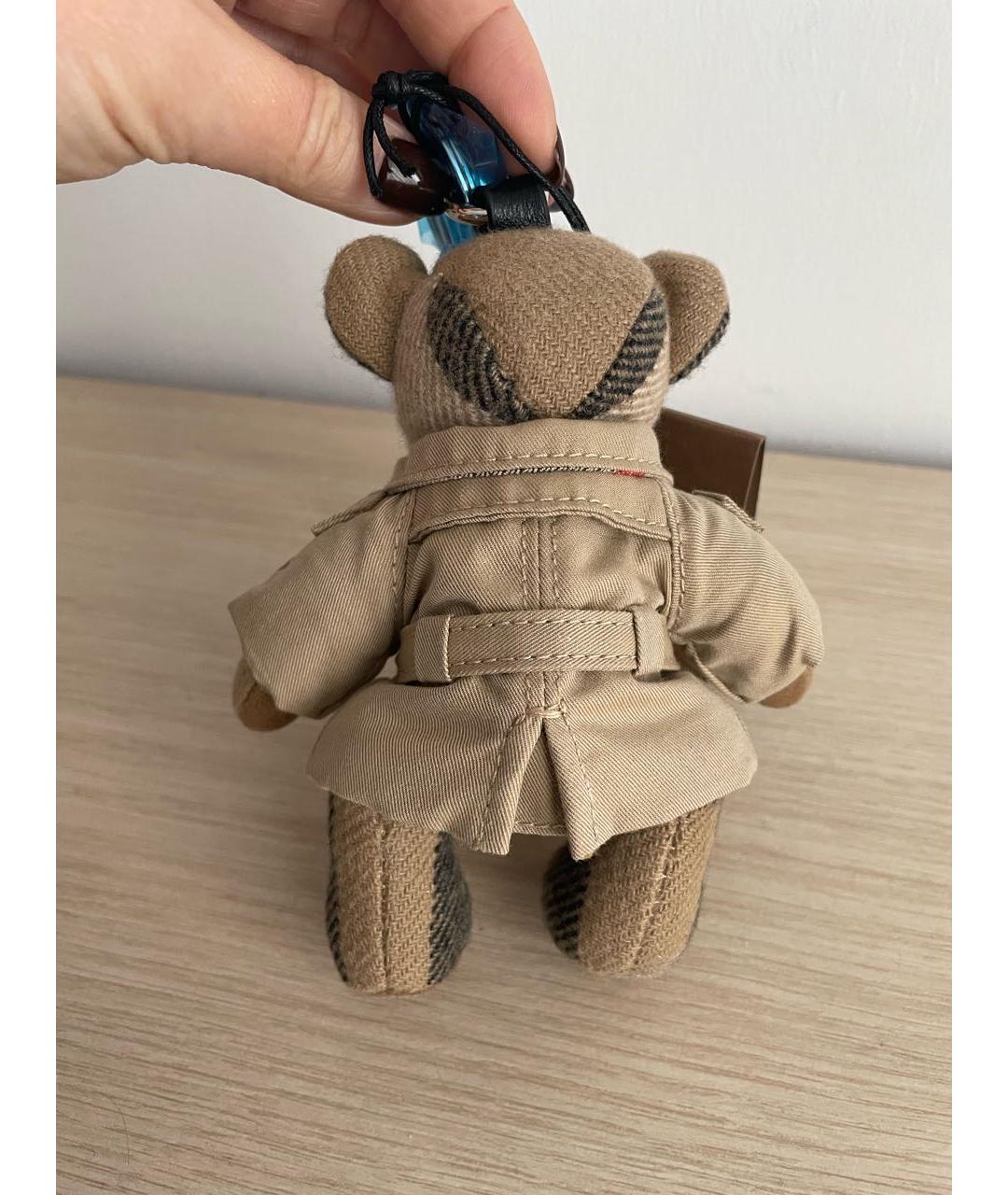 BURBERRY Бежевый брелок, фото 2