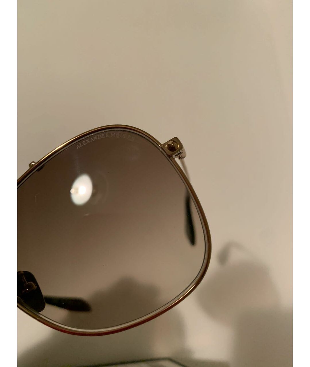 ALEXANDER MCQUEEN Золотые металлические солнцезащитные очки, фото 3