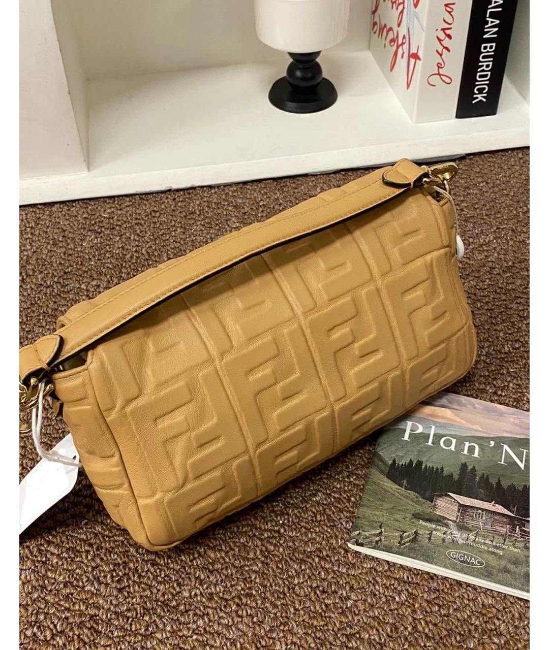 FENDI Бежевая кожаная сумка через плечо, фото 3