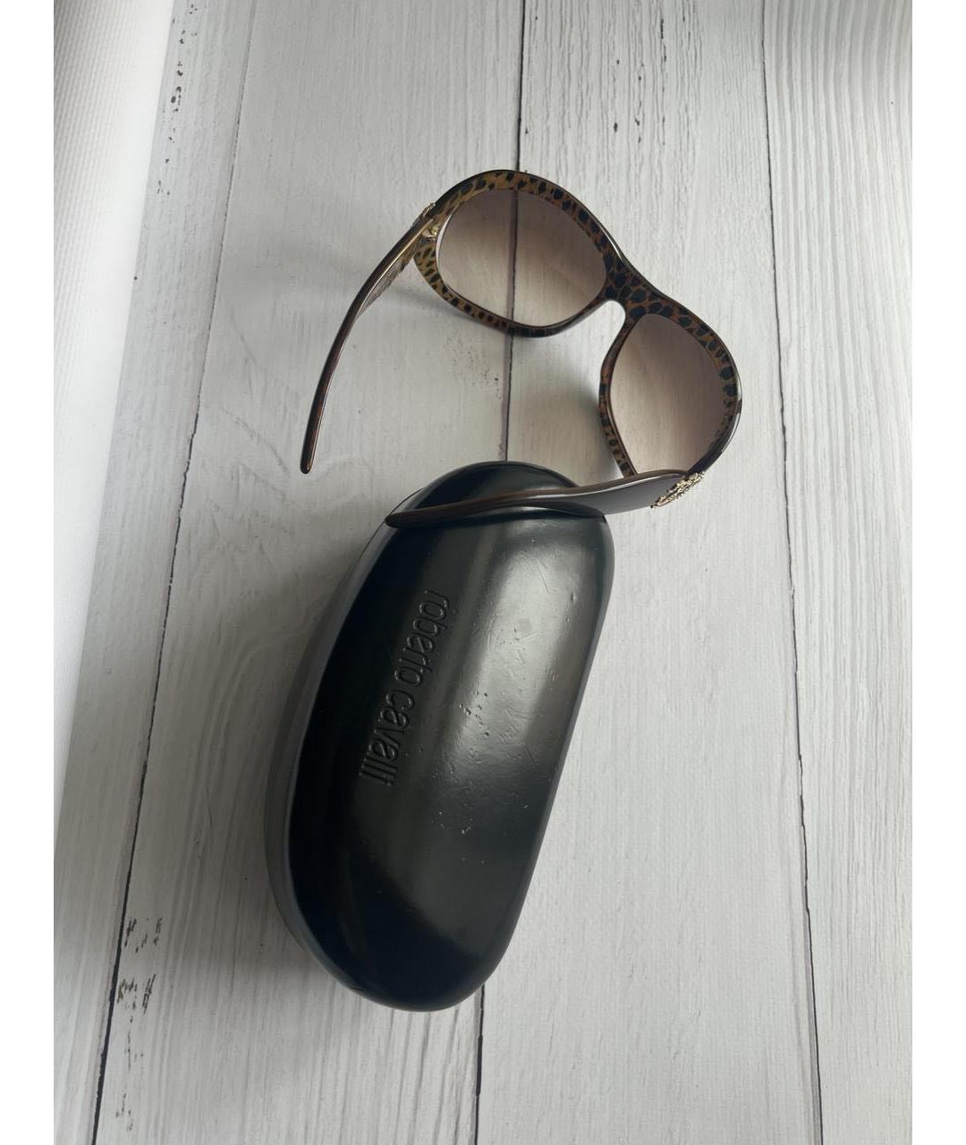 ROBERTO CAVALLI Коричневые пластиковые солнцезащитные очки, фото 4