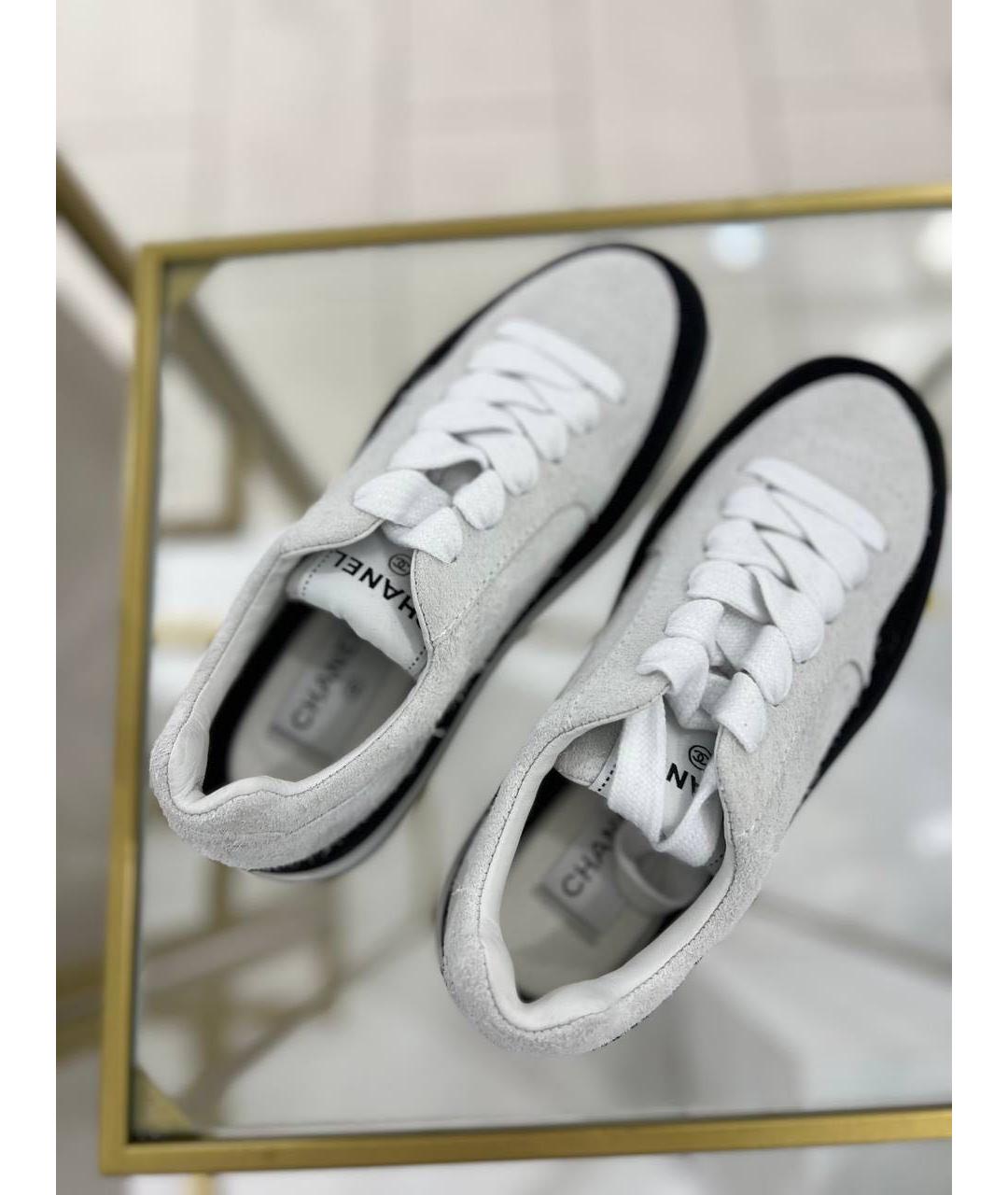 CHANEL PRE-OWNED Серые замшевые кроссовки, фото 3