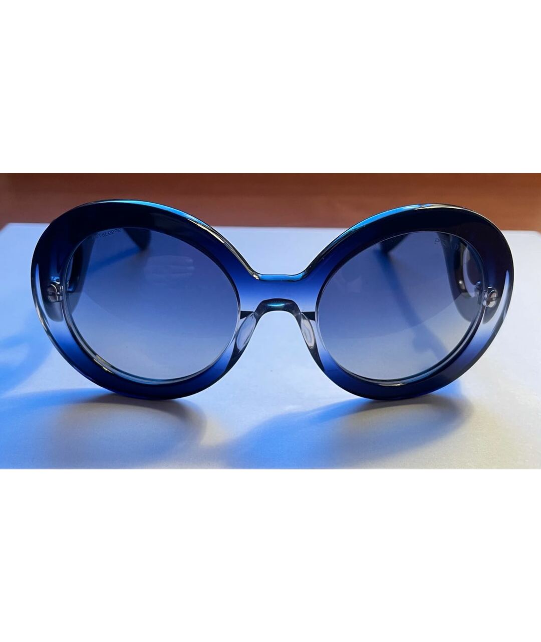 PRADA Синие пластиковые солнцезащитные очки, фото 3
