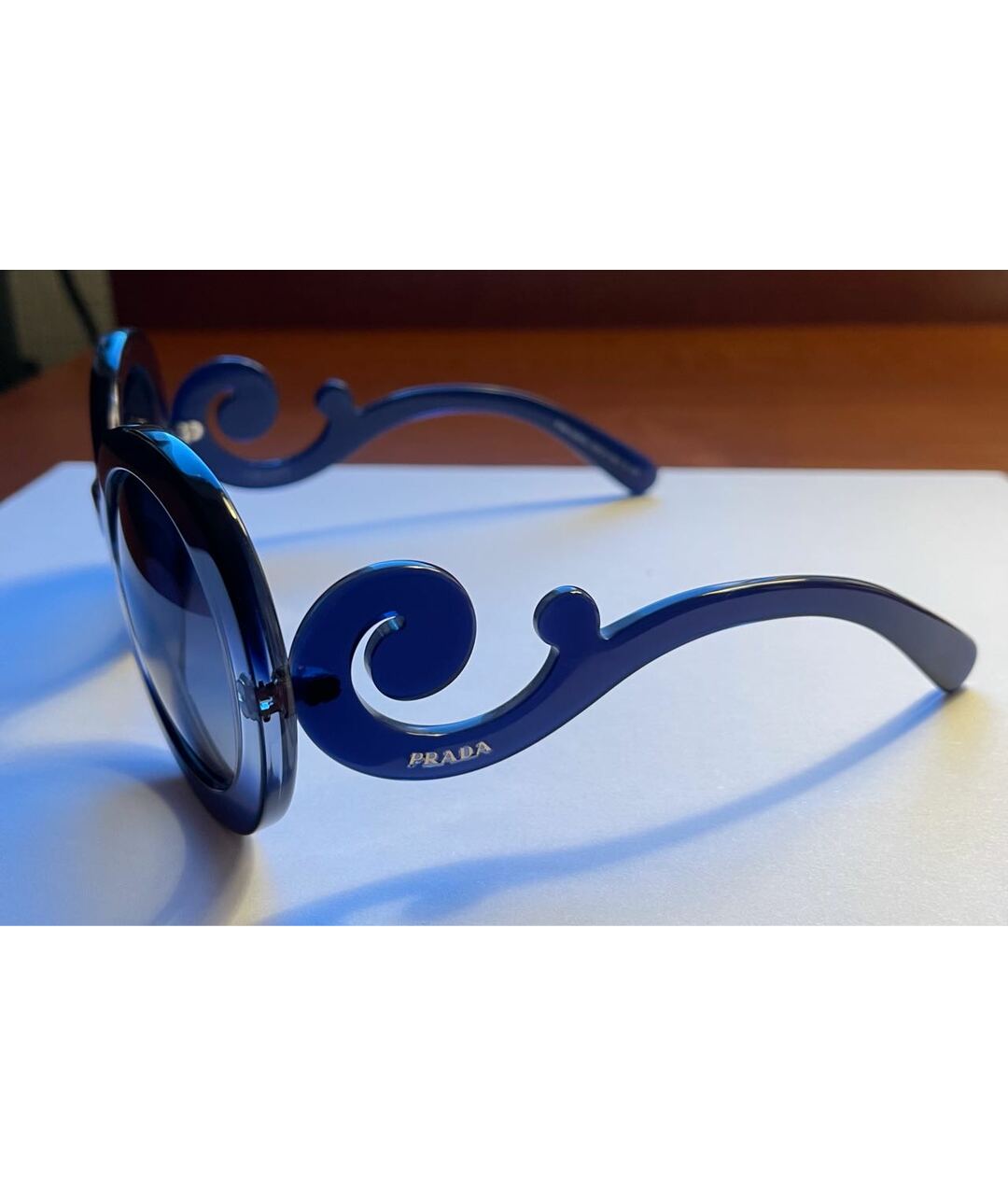 PRADA Синие пластиковые солнцезащитные очки, фото 2