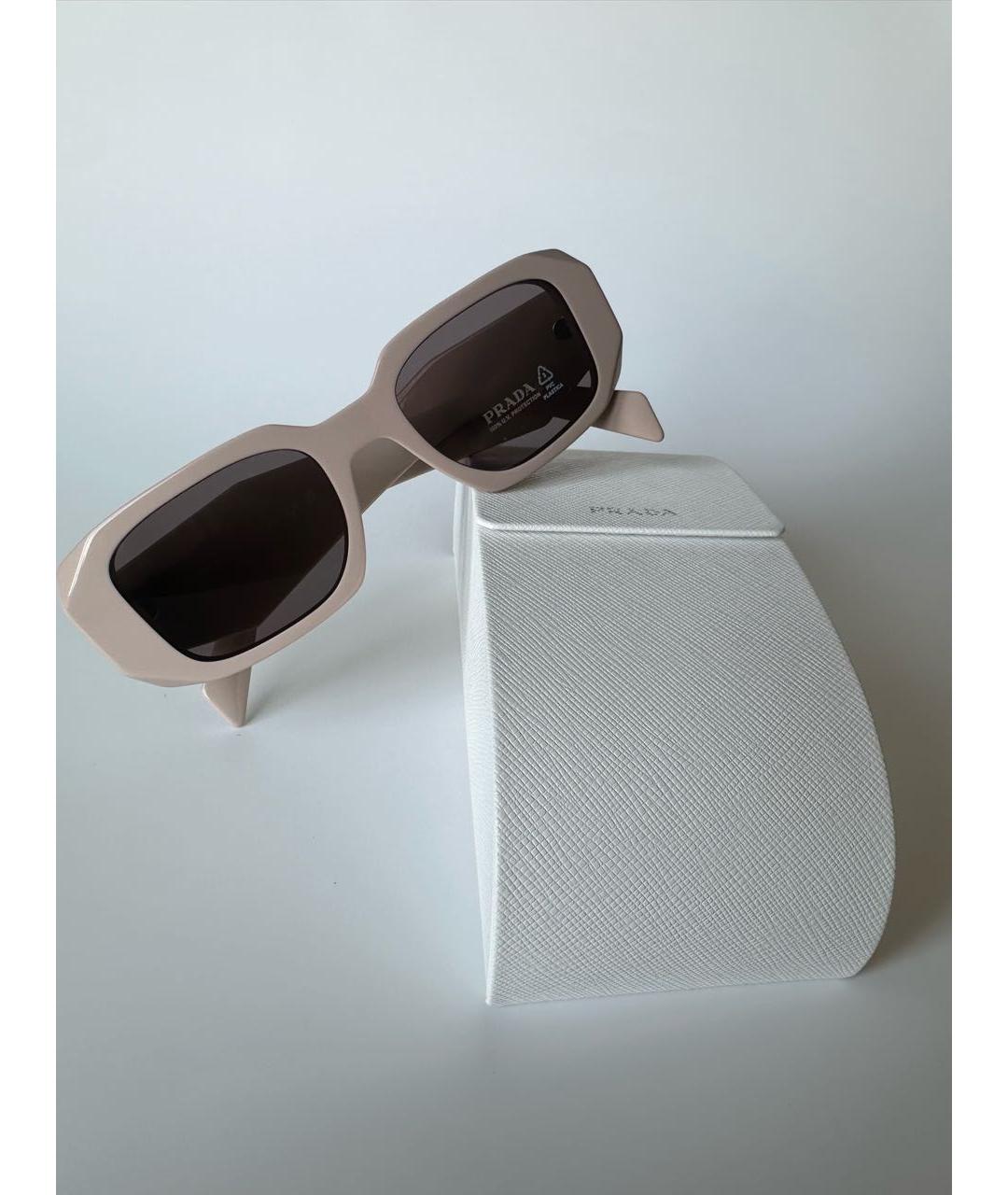 PRADA Бежевые пластиковые солнцезащитные очки, фото 4