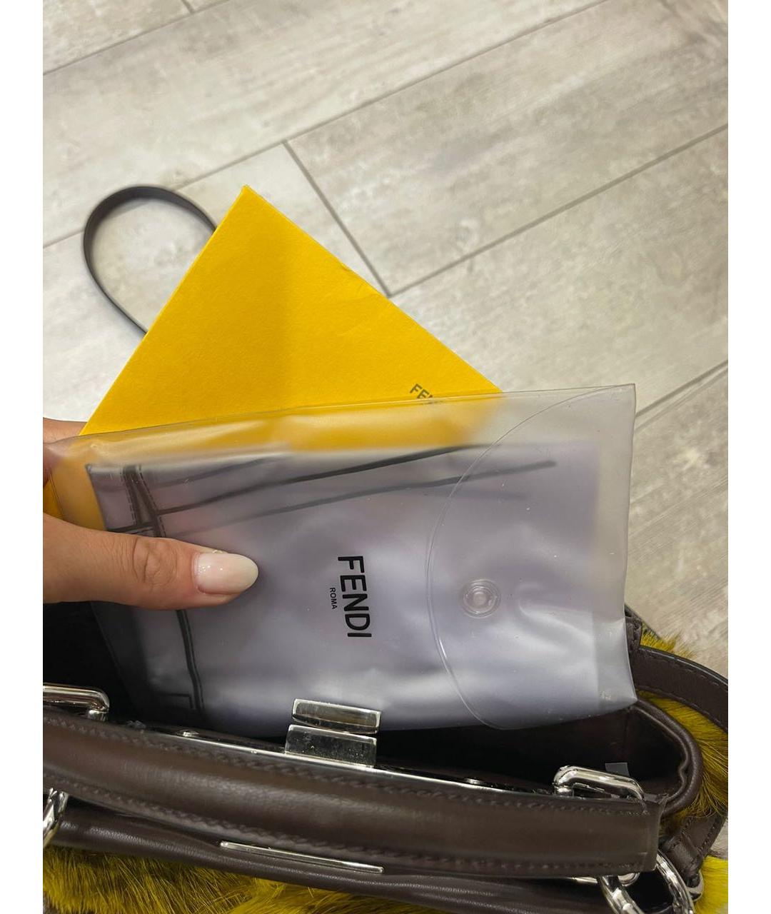 FENDI Желтая кожаная сумка с короткими ручками, фото 6