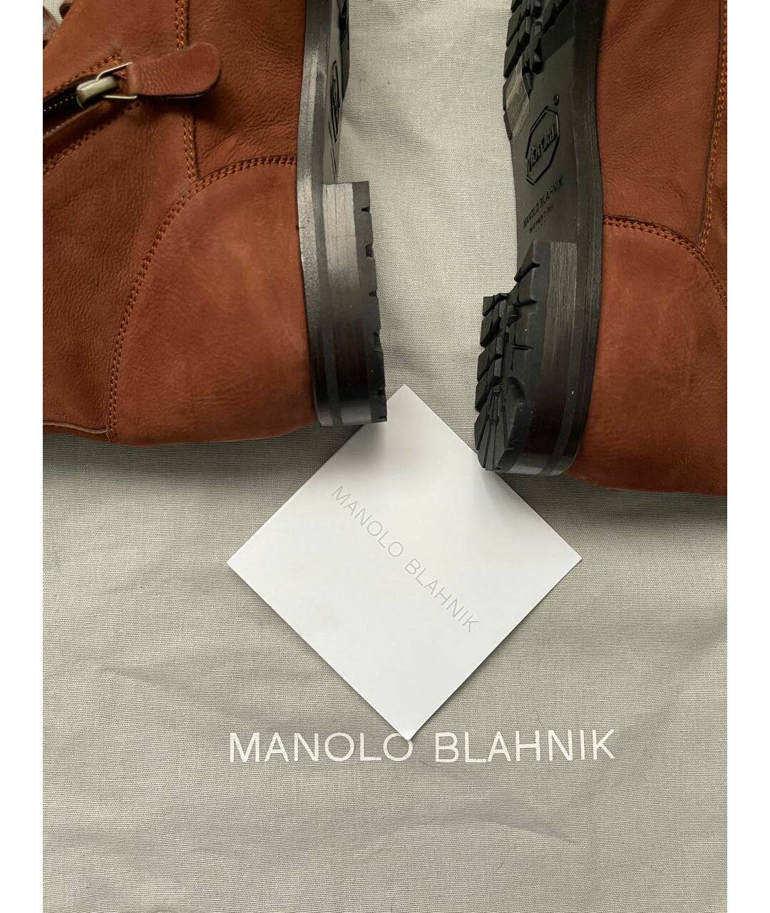 MANOLO BLAHNIK Коричневые замшевые ботинки, фото 6