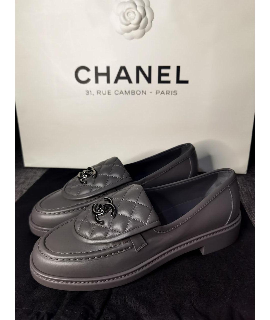 CHANEL Серые кожаные лоферы, фото 3