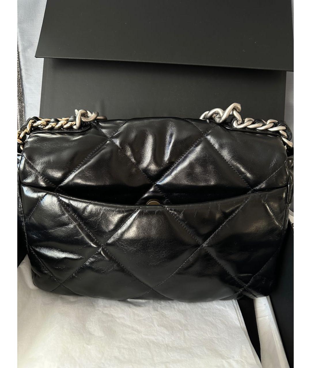 CHANEL PRE-OWNED Черная сумка через плечо из лакированной кожи, фото 3