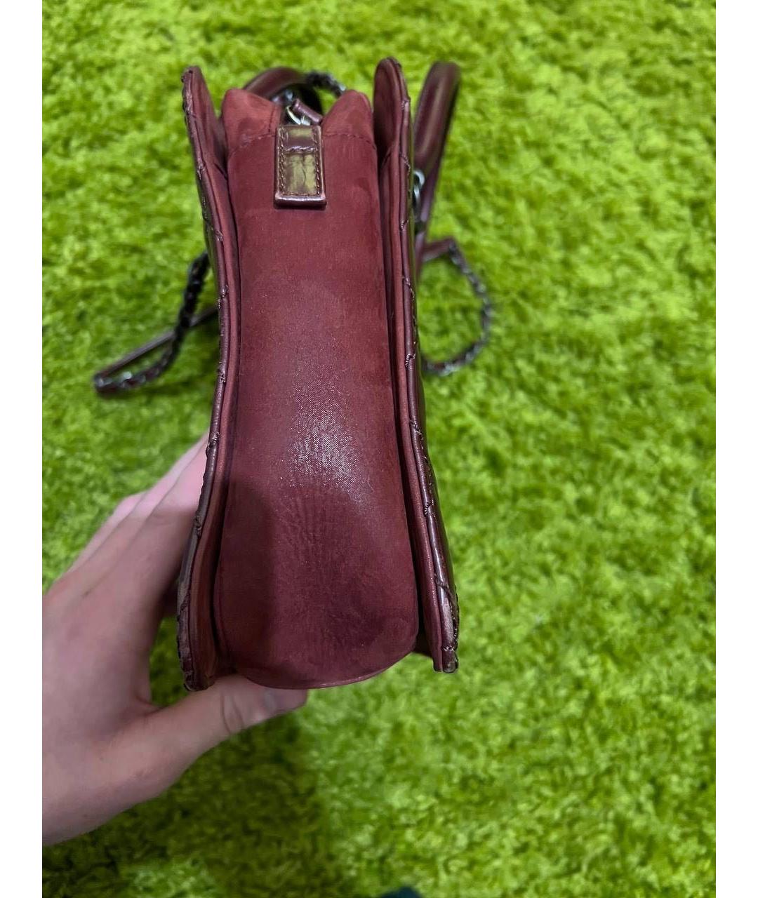 CHANEL PRE-OWNED Бордовая кожаная сумка с короткими ручками, фото 4