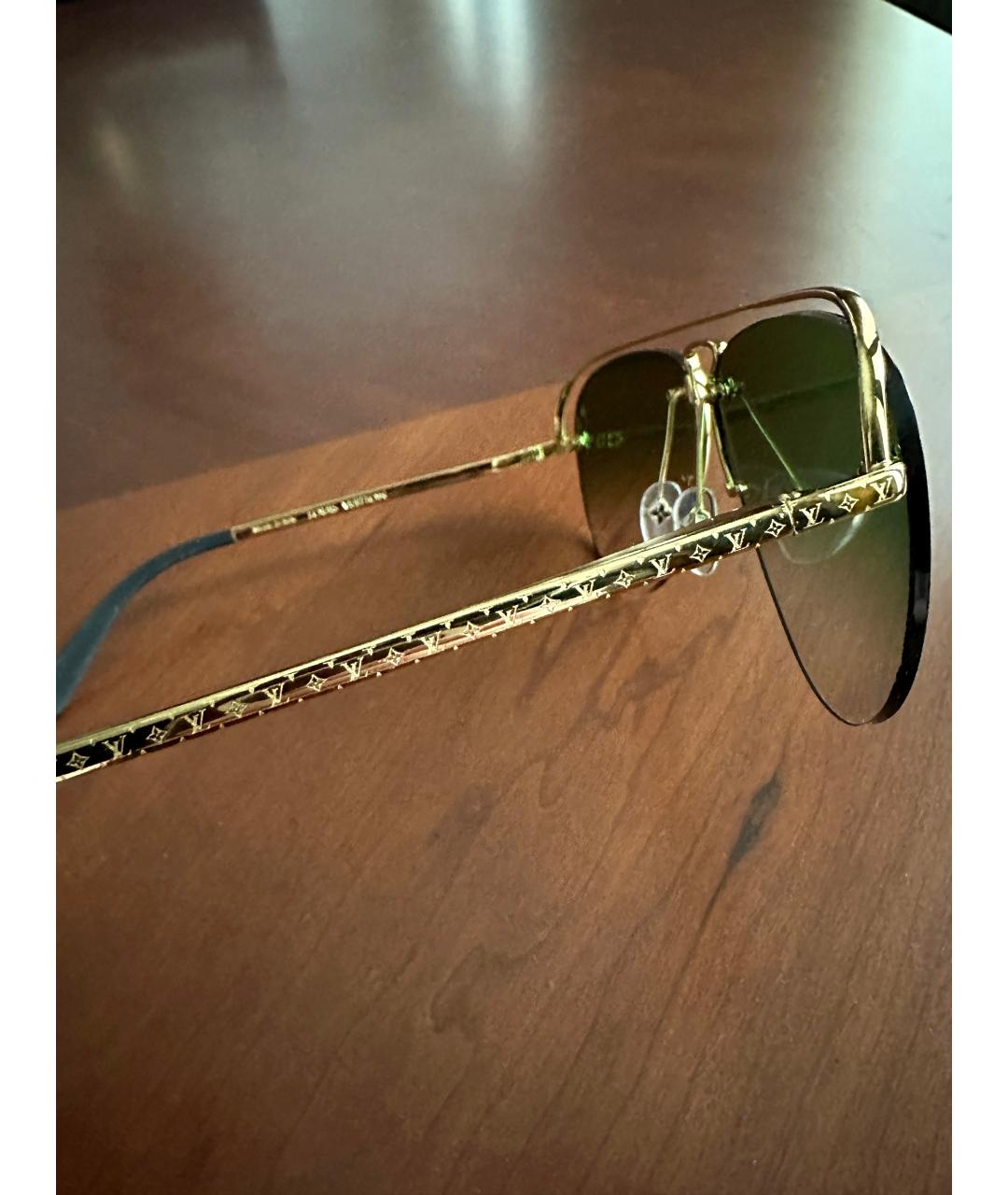 LOUIS VUITTON PRE-OWNED Золотые металлические солнцезащитные очки, фото 4