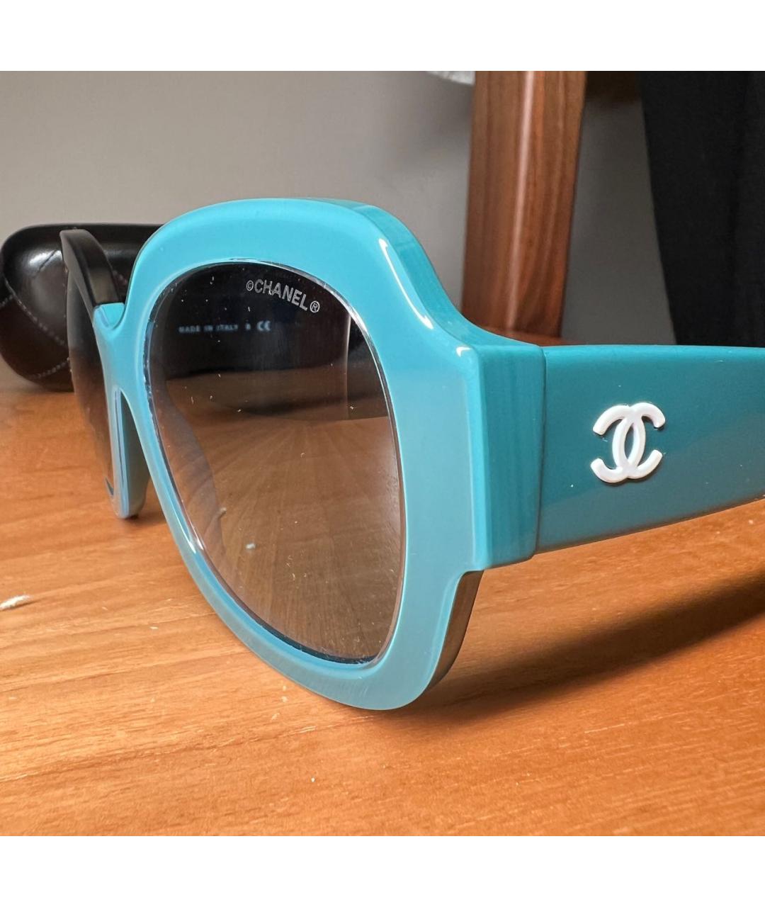 CHANEL PRE-OWNED Бирюзовые пластиковые солнцезащитные очки, фото 3