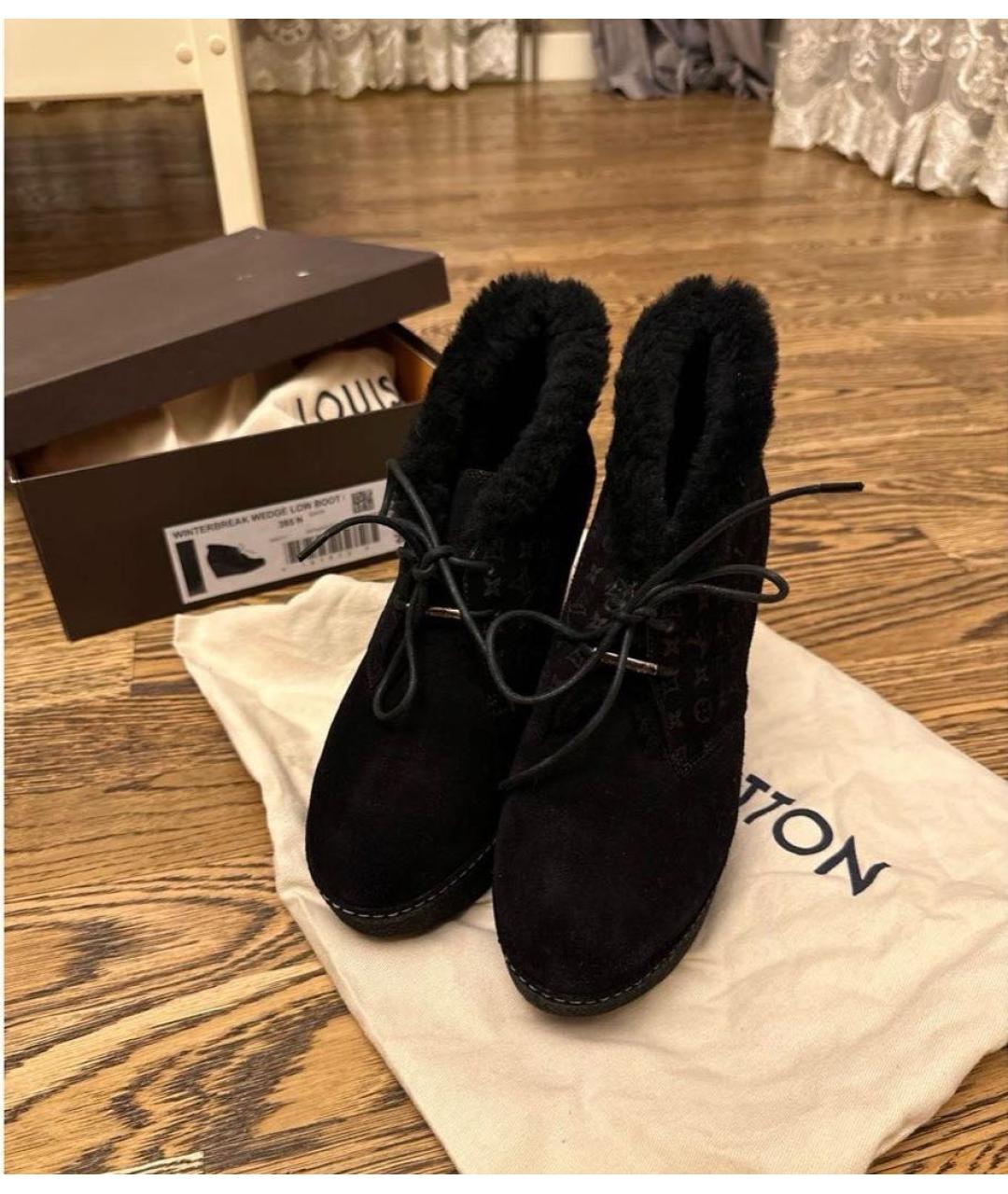 LOUIS VUITTON Черные замшевые ботильоны, фото 2